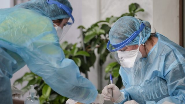 Κορωνοϊός: 375 νέα κρούσματα, 12 θάνατοι, 238 διασωληνωμένοι