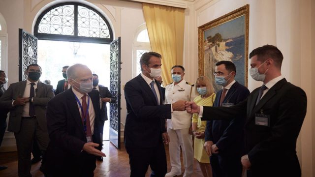 Μητσοτάκης: Η αποτίμηση του ταξιδιού στην Αίγυπτο – Τα ζητήματα του οικουμενικού ελληνισμού, η επίσκεψη στο Πατριαρχείο και στη Βιβλιοθήκη της Αλεξάνδρειας