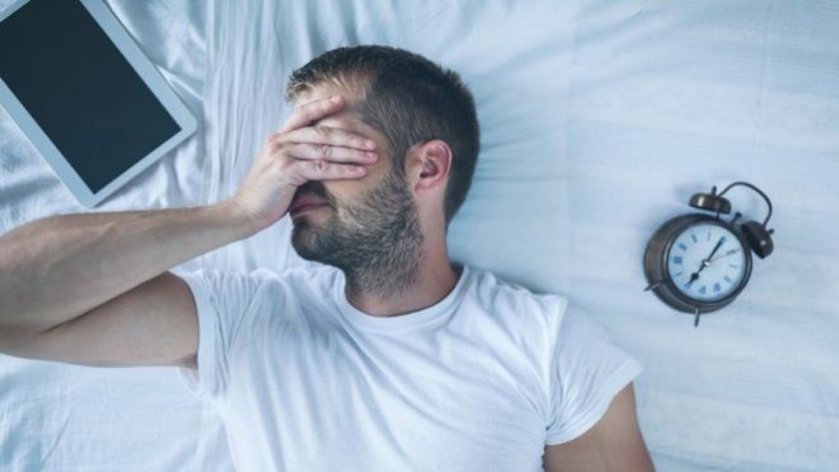 Αν δεν κοιμάσαι καλά, έχεις πιθανότητες να νοσήσεις βαριά με κορωνοϊό – Δέκα τρόποι για να νικήσεις την αϋπνία