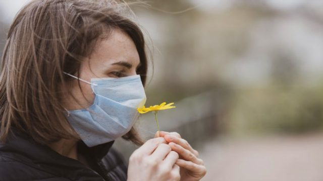 Γαλλική μελέτη: Πότε επιστρέφει η όσφρηση σε όσους νόσησαν με κορωνοϊό
