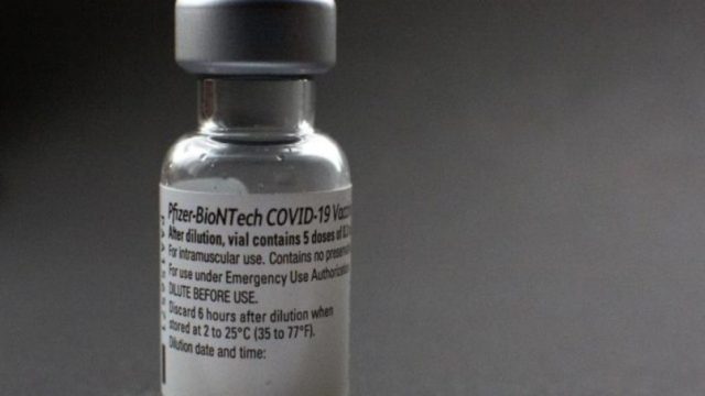 Εμβόλιο: Η μίξη των δόσεων με AstraZeneca και Pfizer δημιουργεί ισχυρή ανοσοαπόκριση – Τι ισχύει με την ανάμειξη εμβολίων