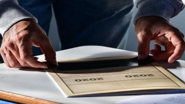 Πανελλαδικές Εξετάσεις 2021: Τα θέματα στα Αγγλικά – Πότε θα βγουν οι βαθμοί – Με SMS στο κινητό τους θα ενημερωθούν οι υποψήφιοι