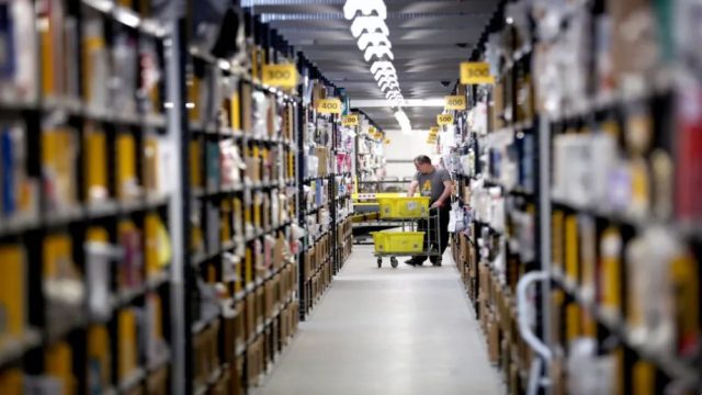 Πού πάνε όλα εκείνα τα προϊόντα τα οποία δεν καταφέρνει να πουλήσει η Amazon – Τί πρέπει να προσέχουμε στις ηλεκτρονικές αγορές από 1η Ιουλίου