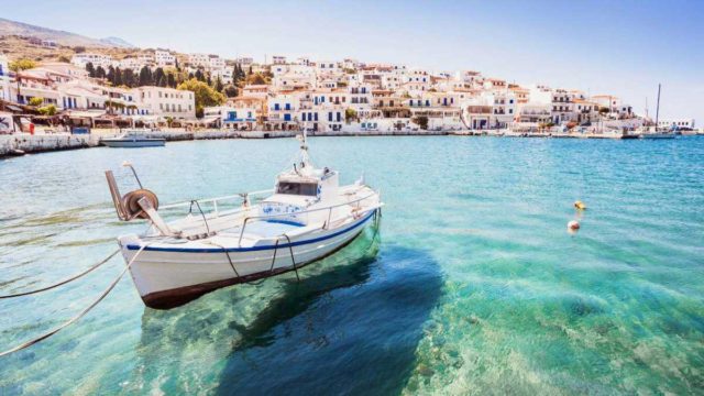 Άνδρος: Ταξιδέψτε στο ιστορικό και καταπράσινο νησί των καπετάνιων – Ανακαλύψτε τον άγνωστο «νεραϊδότοπό»