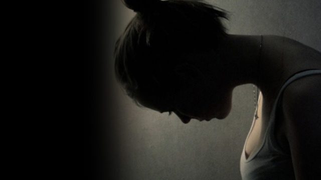 Κορωνοϊός: Τα περιοριστικά μέτρα εκτόξευσαν τις απόπειρες αυτοκτονίας σε εφήβους 12-17 ετών – Τι έδειξαν αποτελέσματα μελέτης για τα κορίτσια