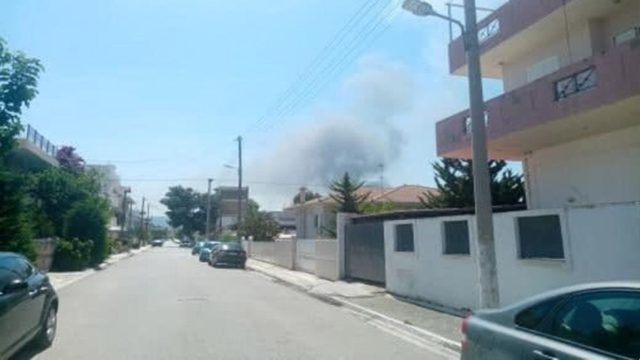 Συναγερμός στον Ασπρόπυργο: Φωτιά σε βυτιοφόρο με προπάνιο! Πληροφορίες για εκρήξεις – Εκκενώνεται η περιοχή Νεόκτιστα