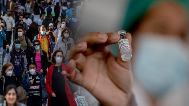 Πέφτει το δούλεμα του αιώνα με το AstraZeneca: Τώρα ΔΕΝ είναι επικίνδυνο για τους κάτω των 60!