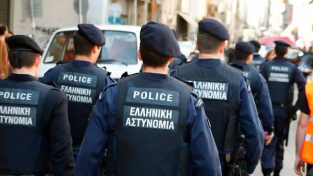 Θεσσαλονίκη: «Ντου» αστυνομικών στο Πολυτεχνείο λόγω κορωνοπάρτι – Ένας τραυματίας στο νοσοκομείο
