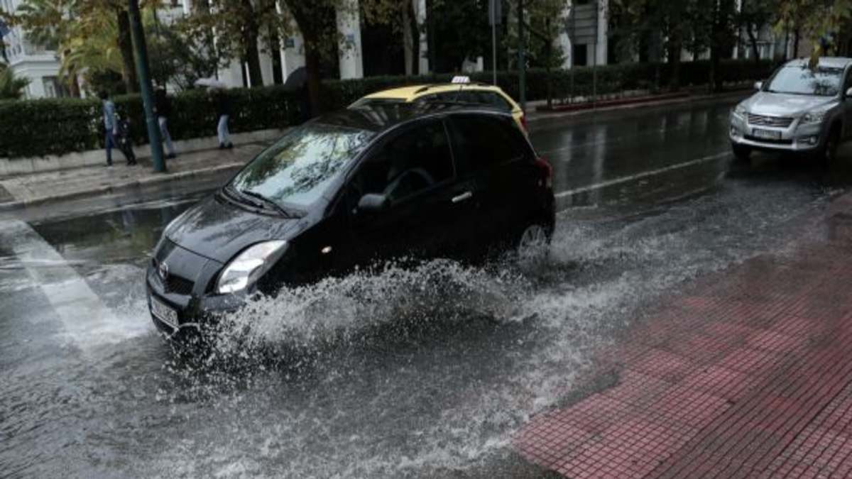 Καιρός: Συνεχίζεται η κακοκαιρία και τη Δευτέρα – Πού αναμένονται βροχές, καταιγίδες και χαλάζι
