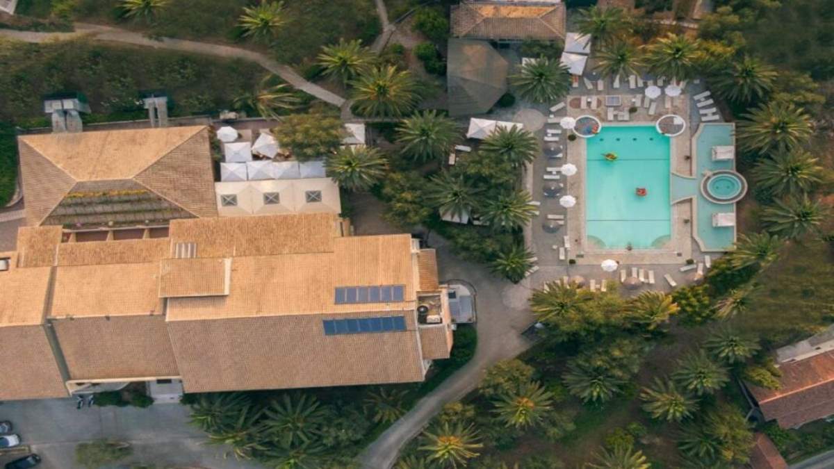 Κέρκυρα: Το luxury art ξενοδοχείο που έχει ξετρελάνει τον Τάσο Δούση και η βραδιά κοστίζει μόνο 88 ευρώ