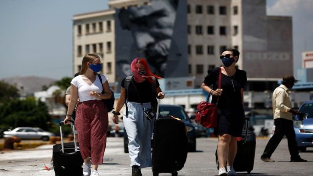 Κορωνοϊός: Παρελθόν η απαγόρευση κυκλοφορίας – Σήμερα οι ανακοινώσεις για τους εμβολιασμένους
