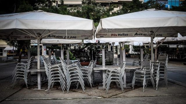 Έκτακτη συνεδρίαση λοιμωξιολόγων: Αποφασίζουν για απαγόρευση κυκλοφορίας, μουσική, γάμους και βαπτίσεις