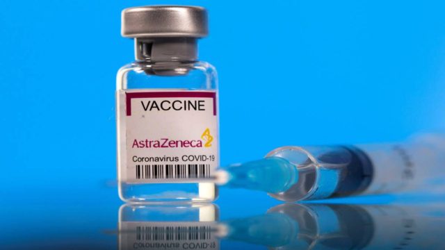AstraZeneca: Τέλος για τους κάτω των 60 – Τι γίνεται για όσους είναι να κάνουν την 2η δόση; Ποιες χώρες το έχουν απαγορεύσει;