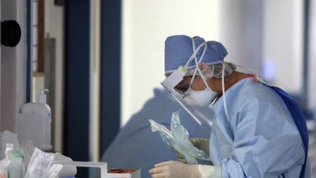 Κορωνοϊός: Συνεχίζεται ο εμβολιασμός με τις ηλικίες 18-24 ετών – Πότε θα έχουμε τείχος ανοσίας