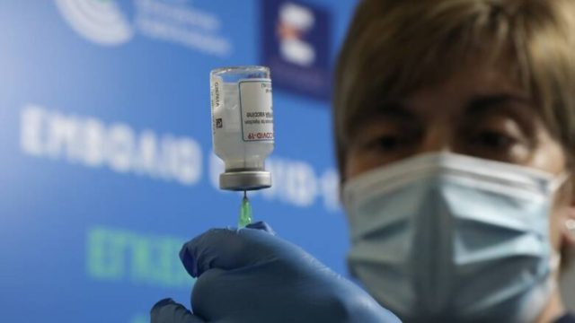 Δεν ξεμπλέκουμε εύκολα: Εμβόλιο για τον κορωνοϊό κάθε χρόνο!