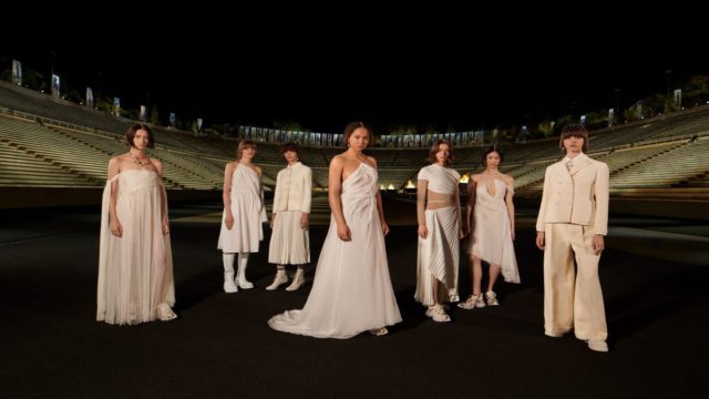 Η εμβληματική επίδειξη του Dior στο Καλλιμάρμαρο – Αποθέωση του αρχαιοελληνικού στυλ από τον γαλλικό οίκο – Οι διάσημοι καλεσμένοι