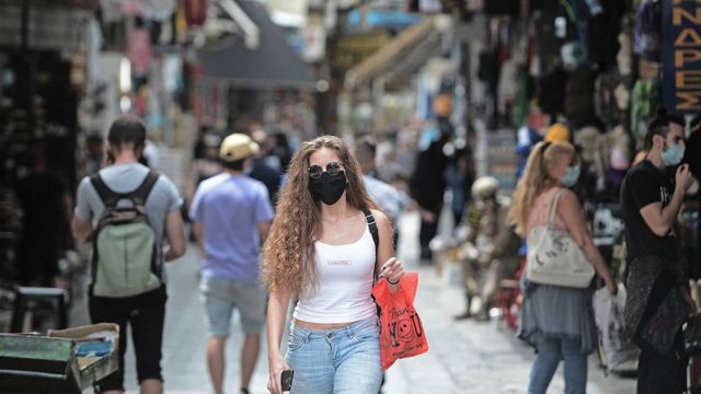 Άρση Μέτρων: Τέλος απαγόρευση κυκλοφορίας και οι μάσκες σε εξωτερικούς χώρους – Αλλαγές και στην εστίαση
