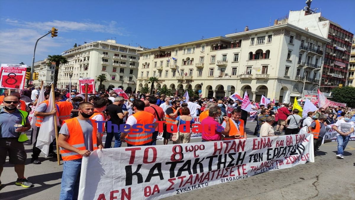 Θεσσαλονίκη: Μαζικές πορείες ενάντια στο νομοσχέδιο για τα εργασιακά παρά τη δυνατή βροχή