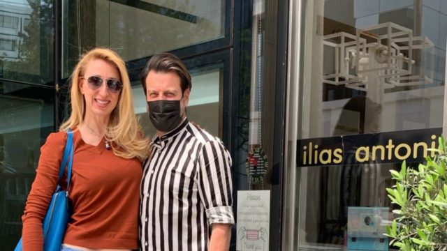 Η Έλενα Ντάβλα στο κομμωτήριο του hair specialist Ηλία Αντωνίου