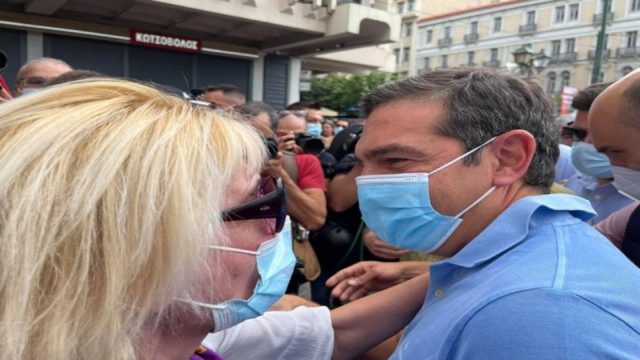 Ο Αλέξης Τσίπρας δίνει το “παρών” στην απεργιακή συγκέντρωση