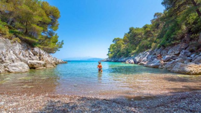 Εύβοια: Η άγνωστη παραλία που θυμίζει πολύ τα Σεϊτάν Λιμάνια της Κρήτης!