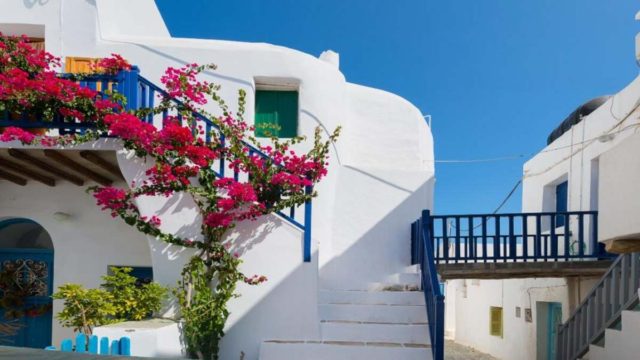 3+1 εναλλακτικά νησιά για χαλαρές και οικονομικές διακοπές από τον Τάσο Δούση