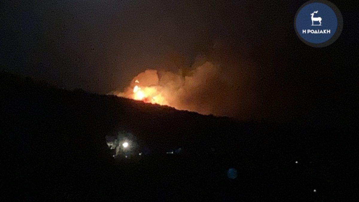 Μεγάλη φωτιά στην Κάρπαθο