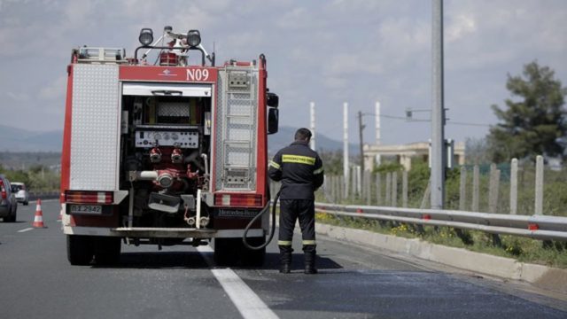 Φωτιά σε φορτηγό στην Εθνική Οδό Αθηνών-Λαμίας