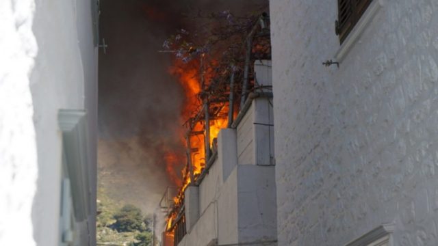 Φωτιά στο Μανδράκι