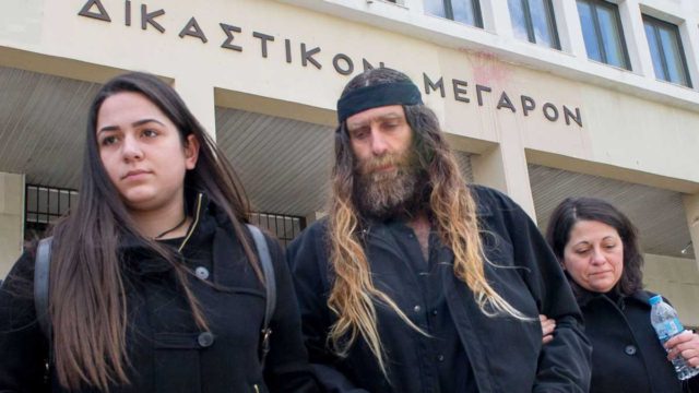 Δίκη Βαγγέλη Γιακουμάκη: «Ξέσπασμα» της μητέρας του στο Εφετείο για τα βασανιστήρια – Μόνη απαίτηση η δικαίωση