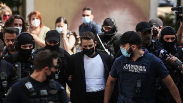 Θρίλερ στα Γλυκά Νερά: «Υπάρχουν στοιχεία που δεν έχει αποκαλύψει ο 32χρονος» – Αποκάλυψη βόμβα από τον δικηγόρο του (Video)