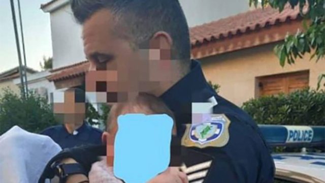 Έγκλημα στα Γλυκά Νερά: Η σπαρακτική ανάρτηση του αστυνομικού που πήρε αγκαλιά το μωρό της Καρολάιν – Γιατί το «άρπαξε» από τον Μπάμπη