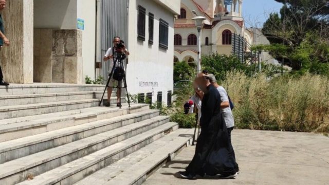Αγρίνιο – Ιερέας: Νέα στοιχεία για τον βιασμό που κατηγορείται –  Την χάιδευε στα πόδια και στο στήθος την ώρα της εξομολόγησης