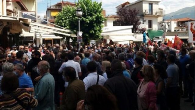 Απεργία: Επεισόδια στη συγκέντρωση των Ιωαννίνων – Προπηλάκισαν πρώην βουλευτή του ΣΥΡΙΖΑ