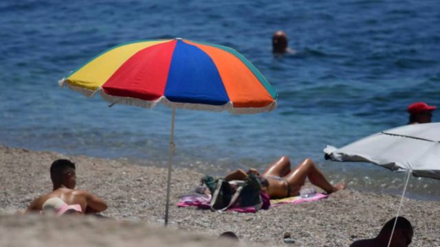 Καιρός σήμερα (28/06): Ανάσες δροσιάς! Υποχωρεί ο καύσωνας, μέχρι να επιστρέψει – Η πρόγνωση από τον Σάκη Αρναούτογλου