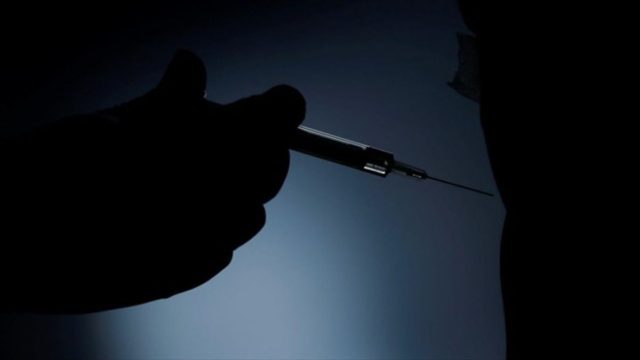 Νεκρή 65χρονη στα Καλάβρυτα λίγα λεπτά μετά τη δεύτερη δόση εμβολίου – Παραδοχή που προκαλεί τρόμο από την Αθηνά Λινού