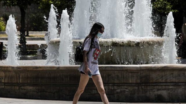 Καύσωνας: Ποιοι πρέπει να προσέχουν την υπερβολική ζέστη – Τι σημαίνουν τα πρώιμα κύματα