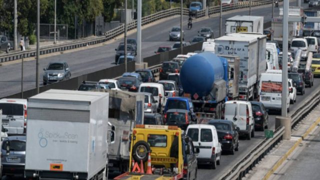 “Εμφραγμα” στον Κηφισό: Απίστευτη κίνηση από σοβαρό τροχαίο στις 3 Γέφυρες!