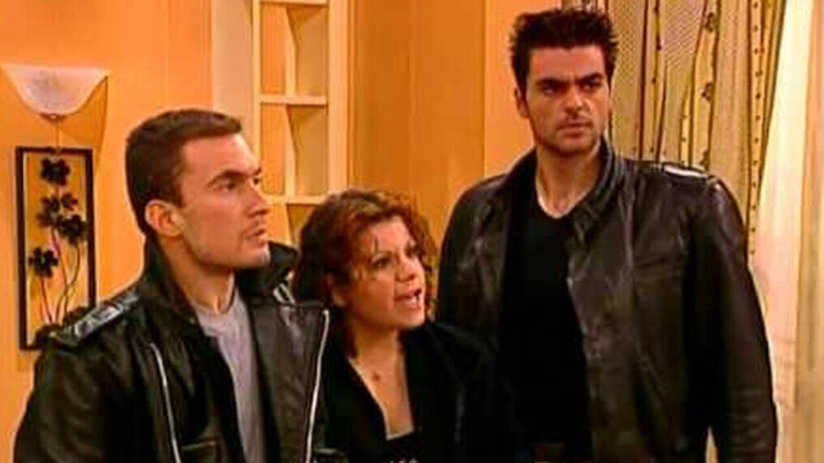 Κωνσταντίνου και Ελένης: Η φοιτήτρια του Κατακουζηνού που… αναστατώνει μέχρι σήμερα – Παραμένει μια κούκλα και τη θέλουν όλοι