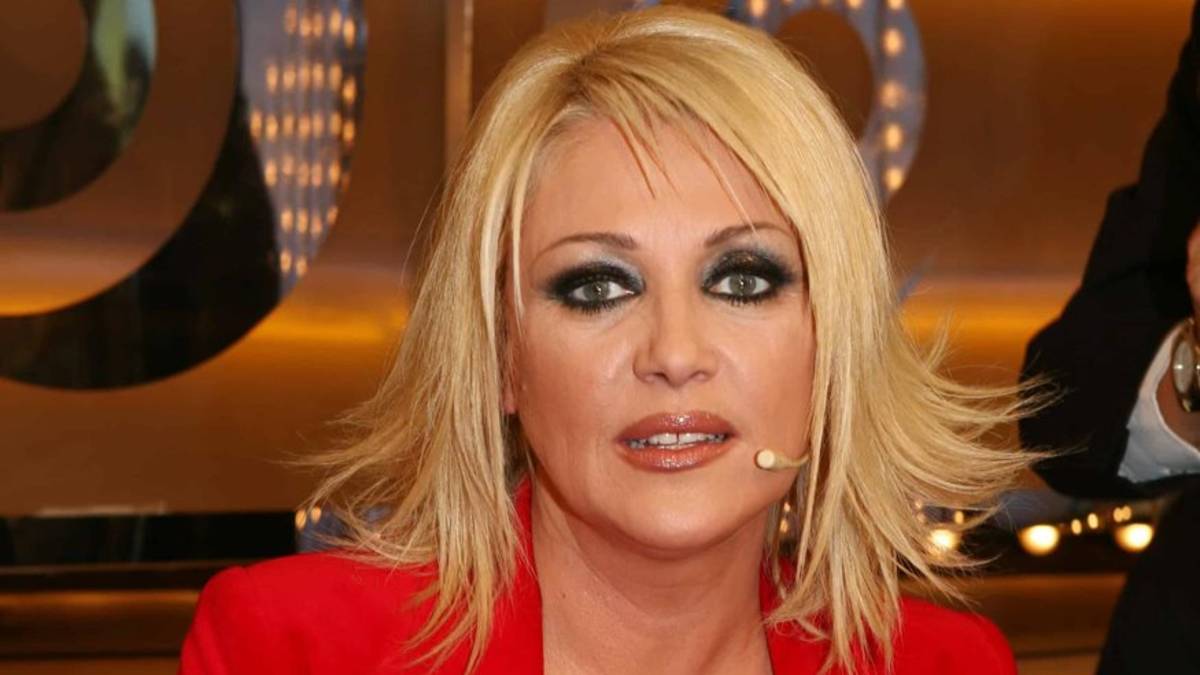 Η Ρούλα Κορομηλά με μαγιό χωρίς ρετούς – Τι κορμάρα! (ΦΩΤΟ)