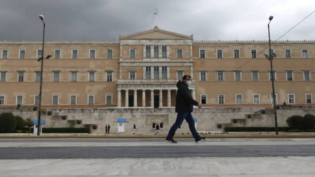 Κορωνοϊός: Μόνη «πολιορκία» στην Αττική – Ο λόγος που «εκτοξεύθηκε» η πανδημία στην περιοχή