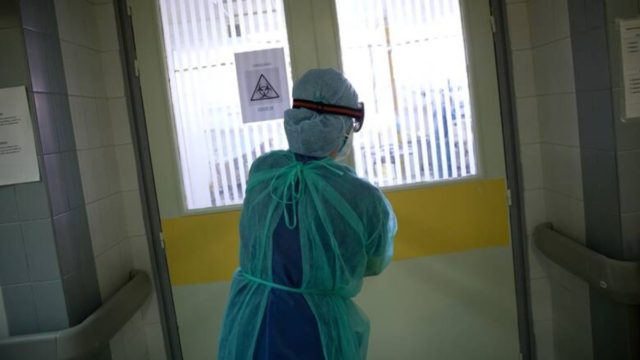 Κορωνοϊός: Διαρκής η μείωση των κρουσμάτων – Τι ισχύει για τα self tests