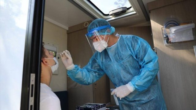 Κορωνοϊός: Προς… μηδενισμό των θανάτων – Πόσο επικίνδυνες είναι οι μεταλλάξεις