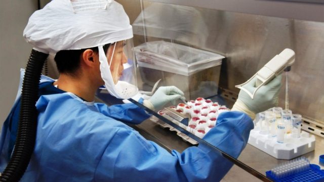 Γουχάν: Ιολόγος αρνείται κατηγορηματικά τη θεωρία διαρροής κορωνοϊού από εργαστήριο – Μιλάει για λάσπη και πως δε φοβάται τις έρευνες των ΗΠΑ
