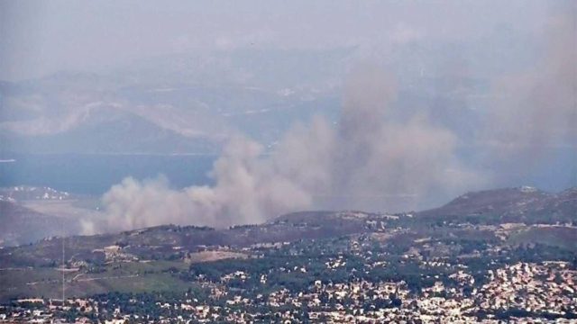 Φωτιά στο Μαραθώνα – «Καμπανάκι» Χαρδαλιά για 18 περιοχές της Αττικής