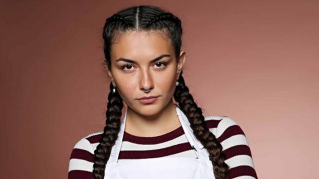 Χαμός με τη Μαρία του Masterchef 5 και το προφίλ σε εφαρμογή γνωριμιών (ΦΩΤΟ)