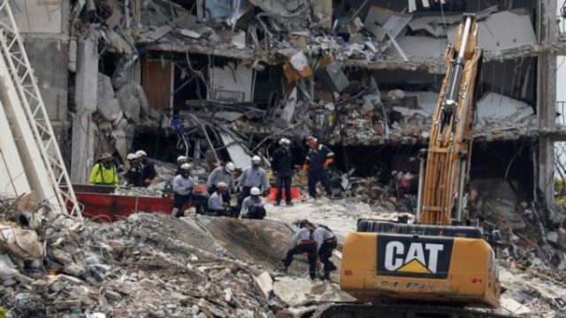 Στους 12 ο απολογισμός των νεκρών από την κατάρρευση κτιρίου στο Μαϊάμι – Σβήνουν οι ελπίδες για τον εντοπισμό επιζώντων