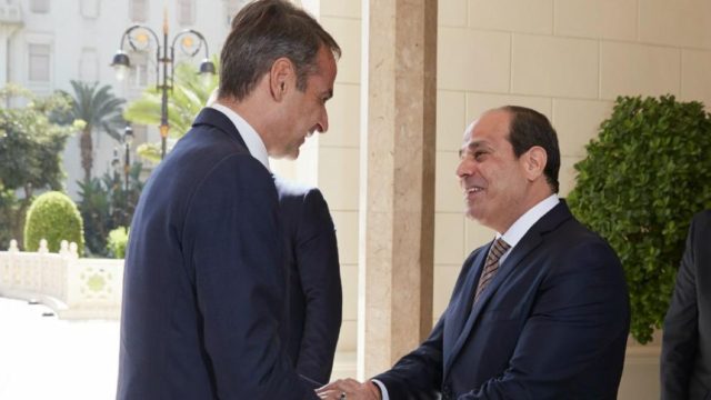 Ο Μητσοτάσκης συναντάει Αλ Σίσι – Τουρκία, ΑΟΖ, Λιβύη στην ατζέντα των συζητήσεων