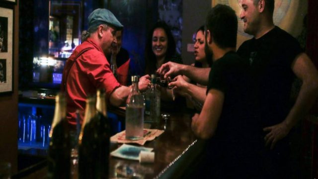 Άρση Μέτρων: Επιστρέφει η μουσική στην εστίαση – Τι γίνεται με την απαγόρευση κυκλοφορίας;