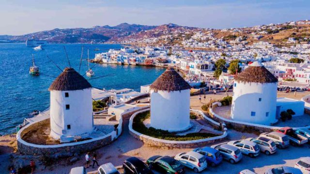 Πετάξτε για Μύκονο και Σαντορίνη τον Ιούνιο μόνο με €29!